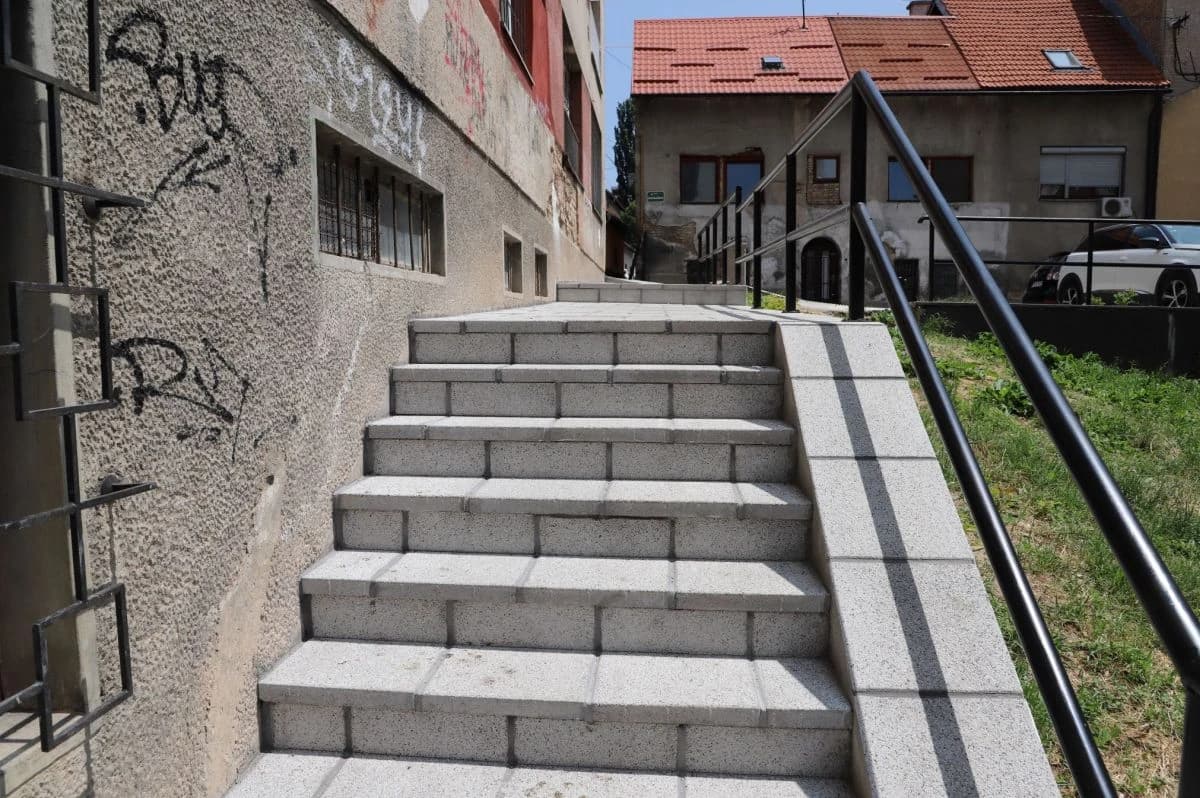 Sanirano stepenište u Odobašinoj