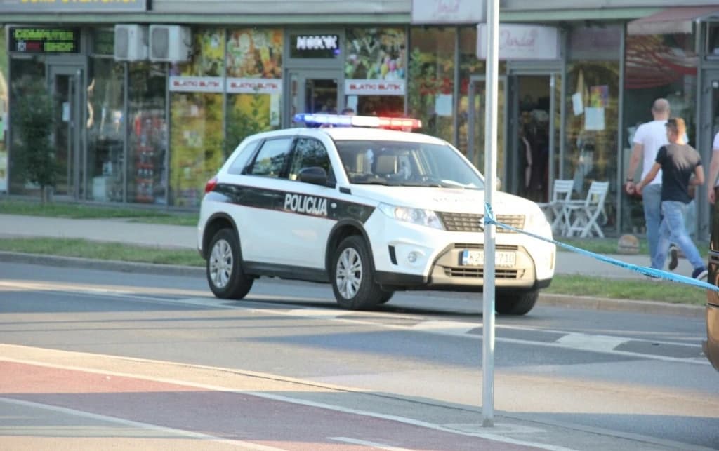 Pretresi na pet lokacija