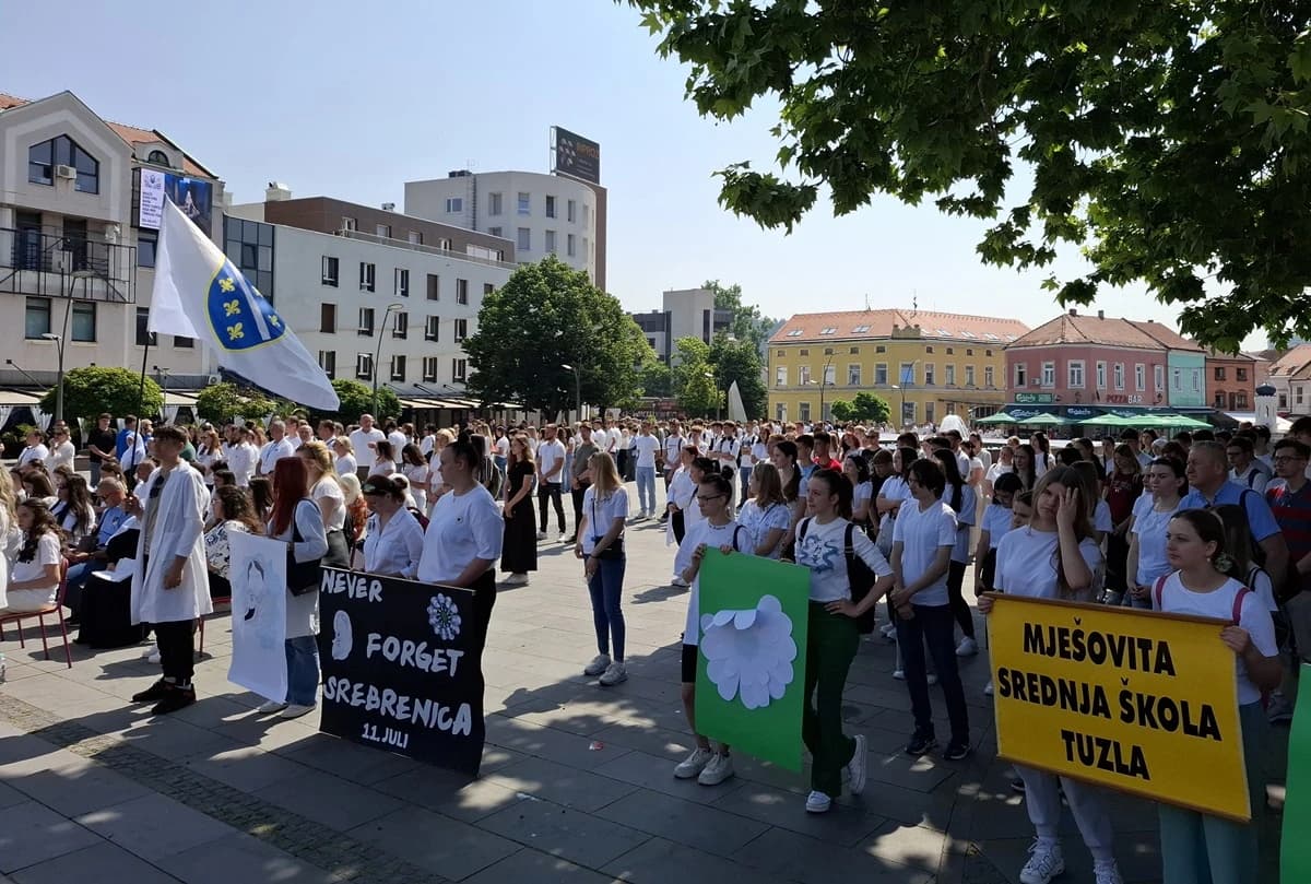 srebrenica-tuzla-ucenici1