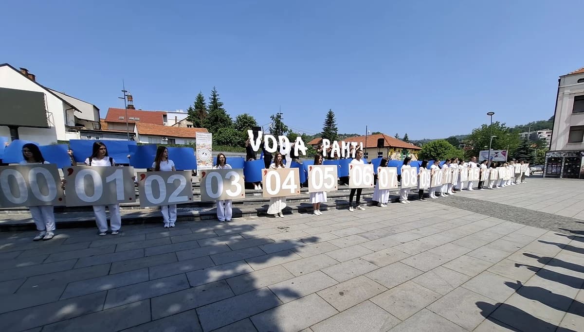 Učenici na Trgu slobode