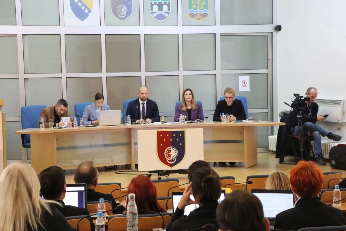 Burno skupštinsko zasjedanje
