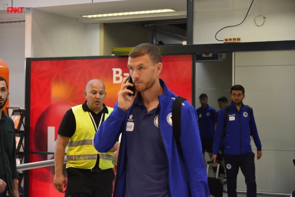 Džeko će karijeru nastaviti u Italiji