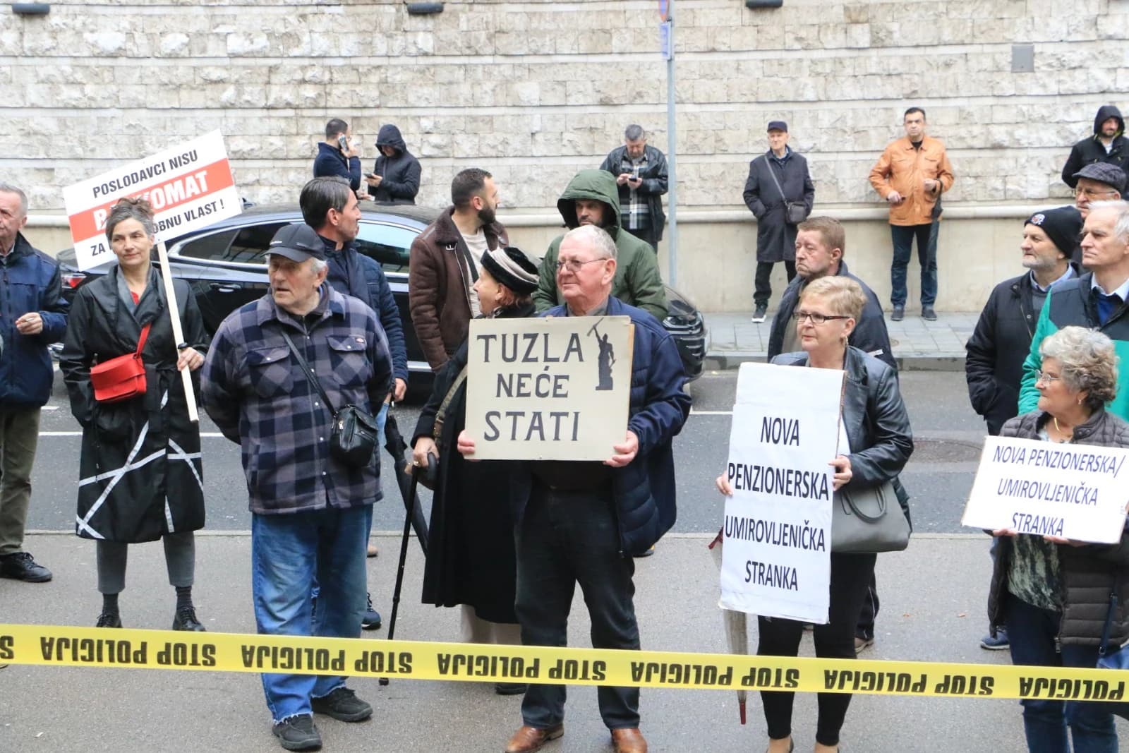 Penzioneri iz FBiH pred Parlamentom
