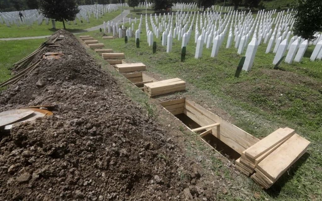 Svake godine nakon dženaze vrše se reekshumacije i dokopavanja