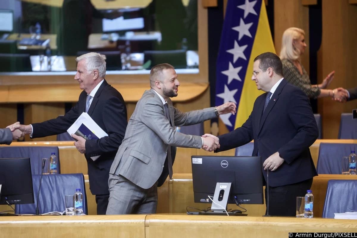 Želimir Nešković (SDS) i Radovan Kovačević (SNSD)