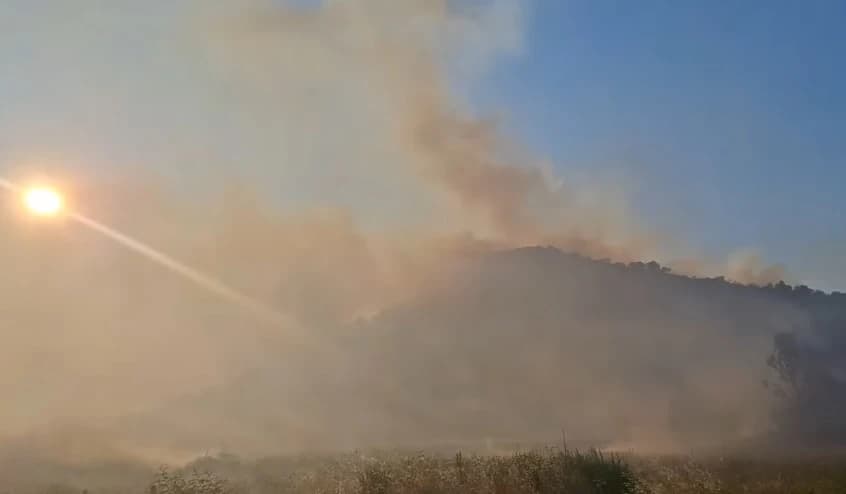 U Trebinju bukti požar, vatra prijeti i kućama, zatvoren i put prema Dubrovniku
