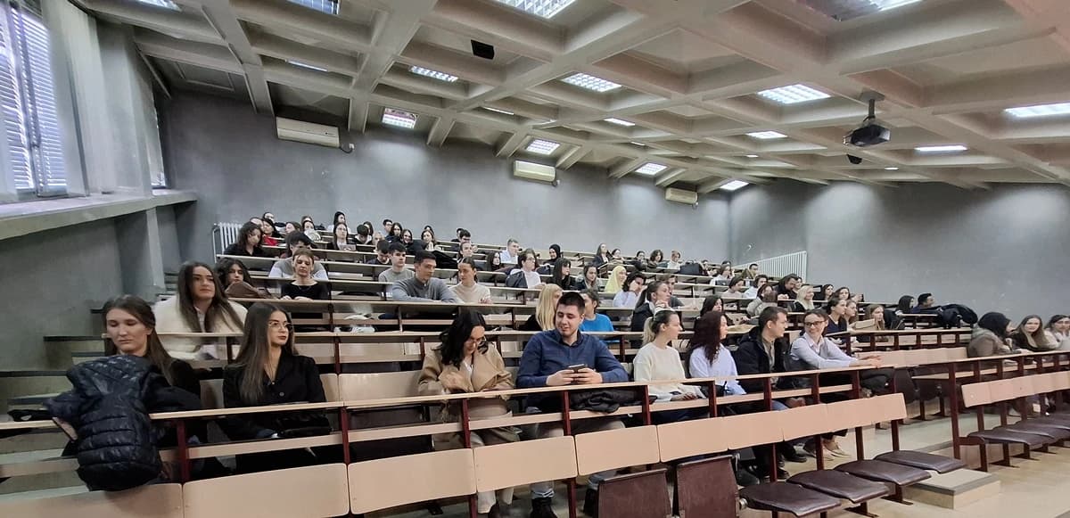 Studenti Univerziteta u Tuzli