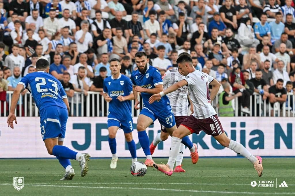 Kurdić (broj 27) u duelu protiv Sarajeva