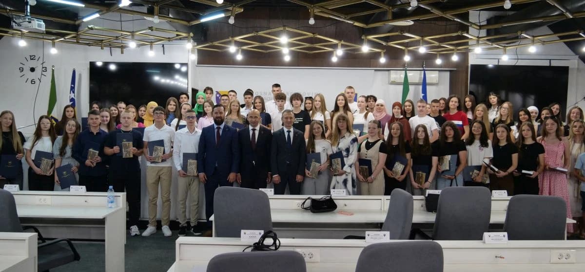 Najbolji učenici osnovnih škola u ZDK