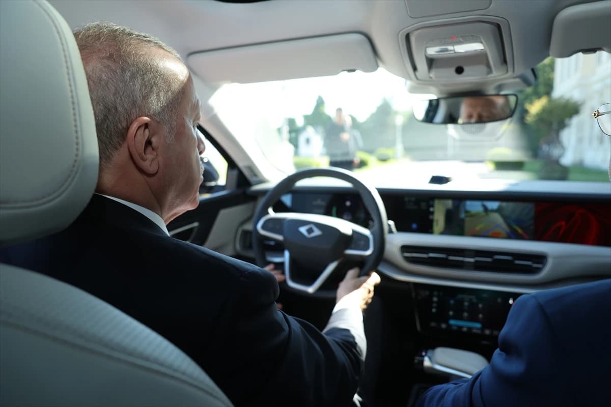 Erdogan u automobili TOGG