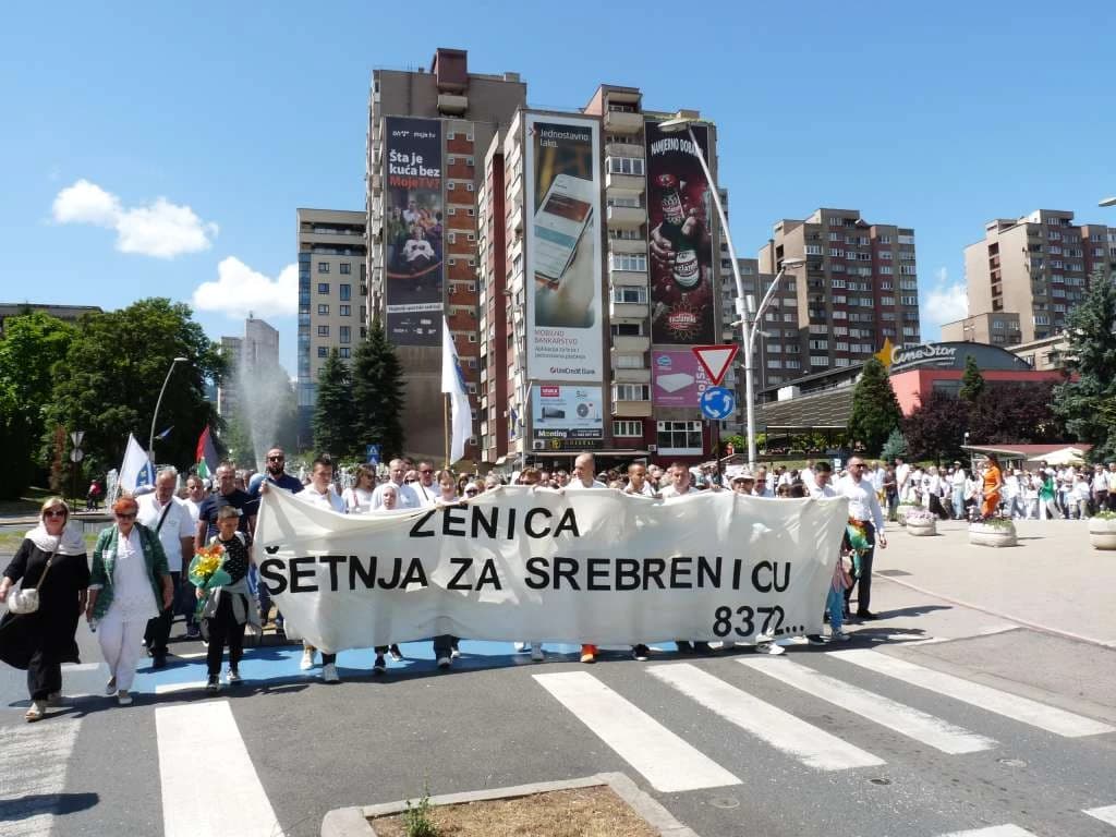 Zeničani danas šetali za Srebrenicu: Nikada ne smijemo zaboraviti ono što nam se desilo