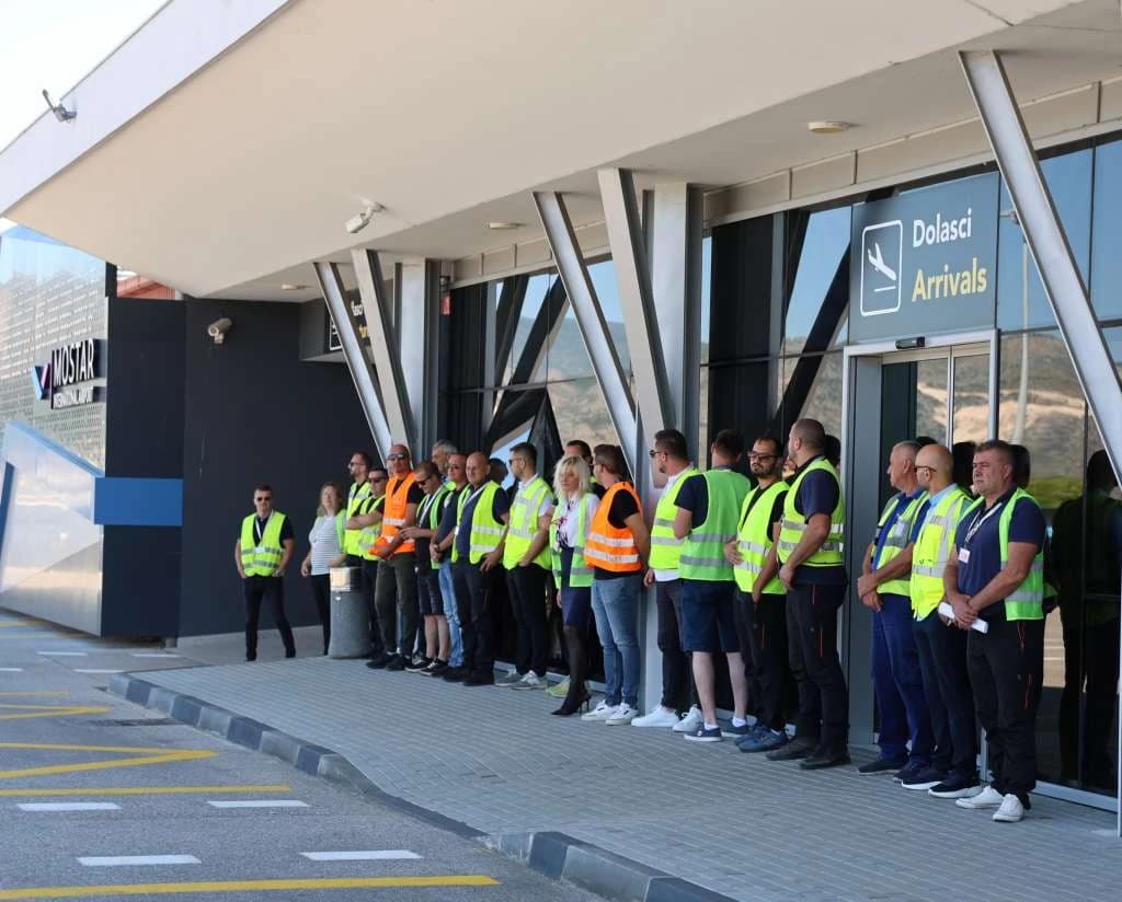 Radnici Aerodroma Mostar održali štrajk upozorenja, traže veće plaće ili idu u generalni štrajk