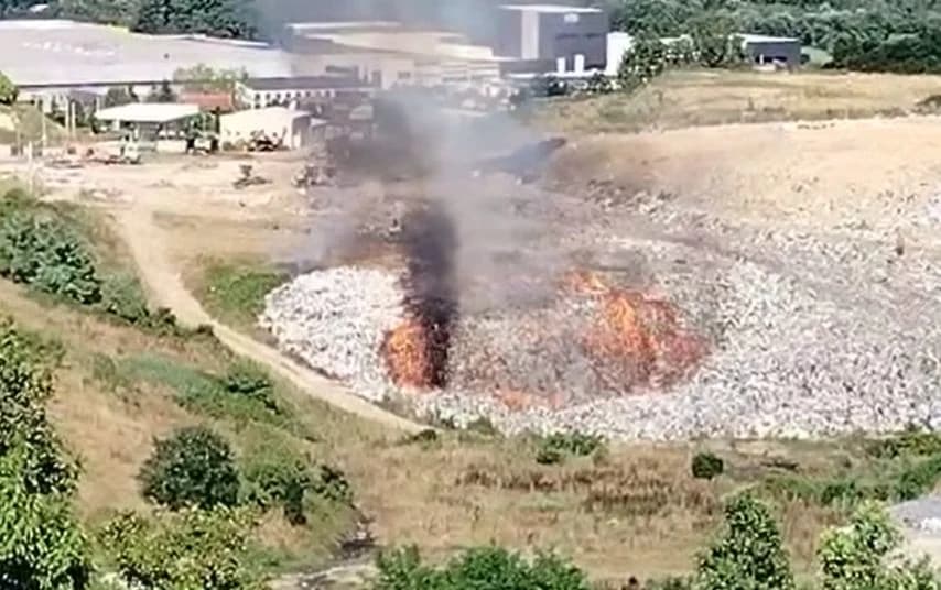 Gori deponija u Ramićima kod Banje Luke, vatrogasci gase više od dva sata
