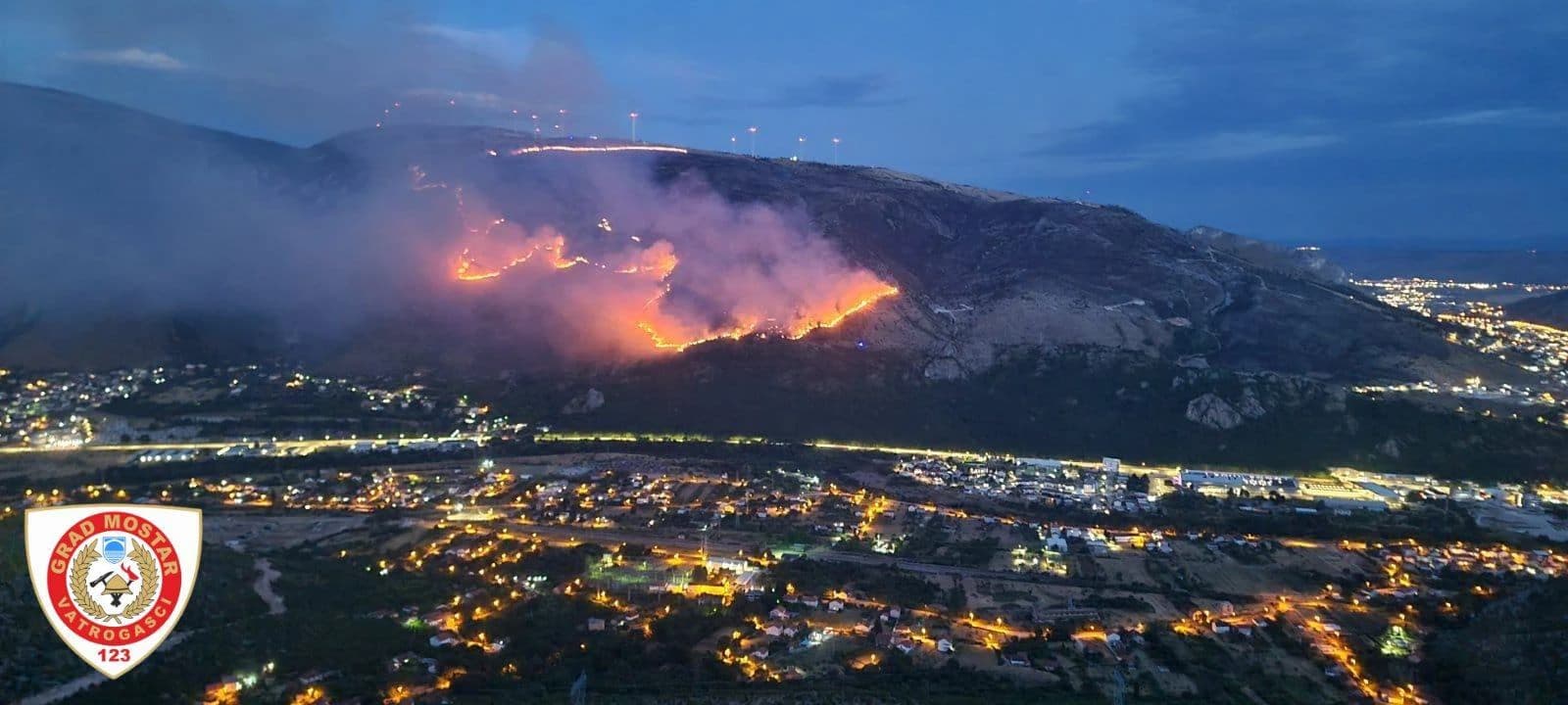 Požar i dalje aktivan iznad Mostara, vatrogasci cijelu noć gasili vatru