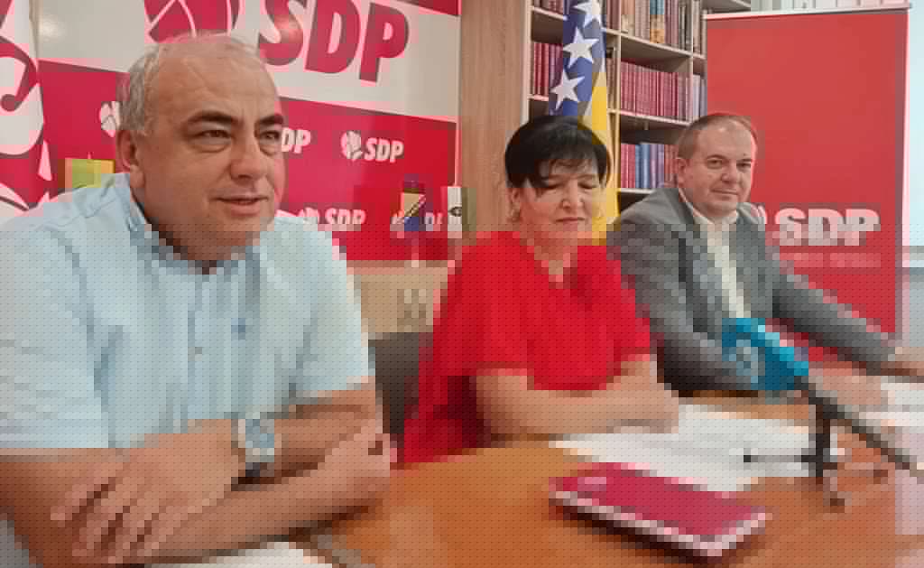 Detalj sa press konferencije