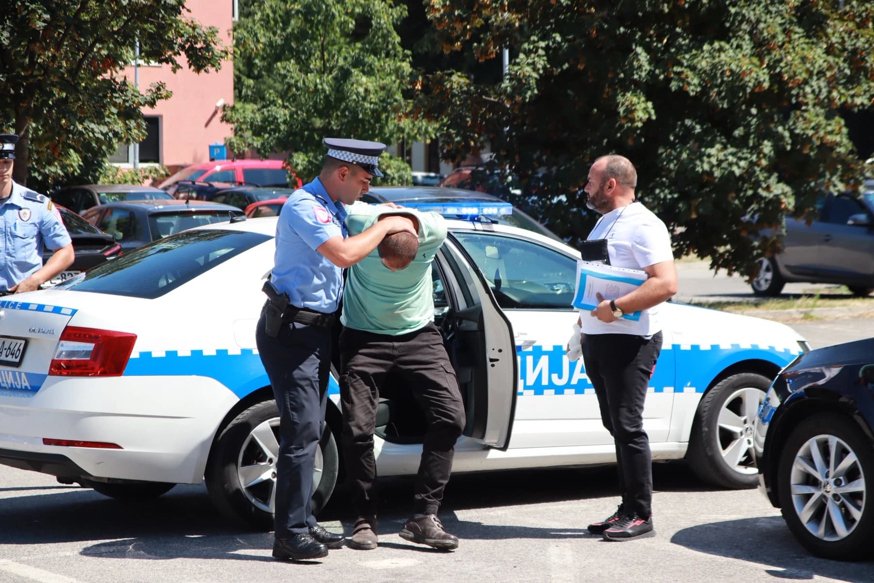 Zaprijećeno mu minimalno 10 godina zatvora: Osumnjičeni za ubistvo brata u Prnjavoru ide iza rešetaka