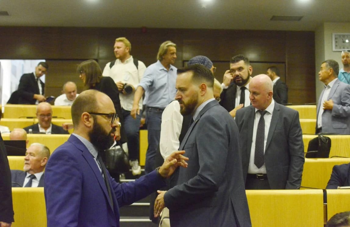 Raguž: Ni devet mjeseci od poplava nema obnove saobraćajnica, ali se asfaltira put do vikendica političara