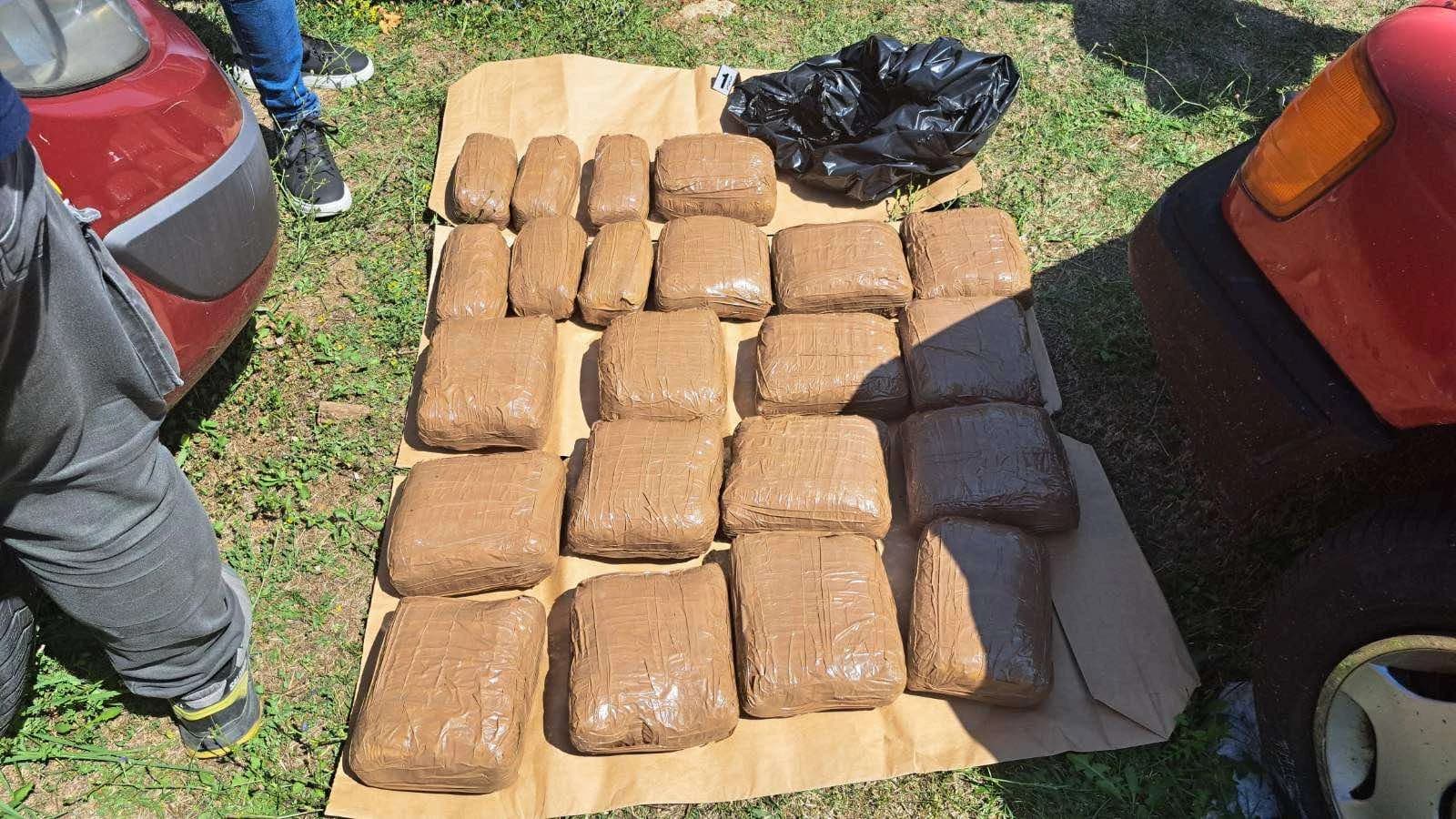 U akciji "Insajder" uhapšene dvije osobe, pronađeno 27 kilograma droge