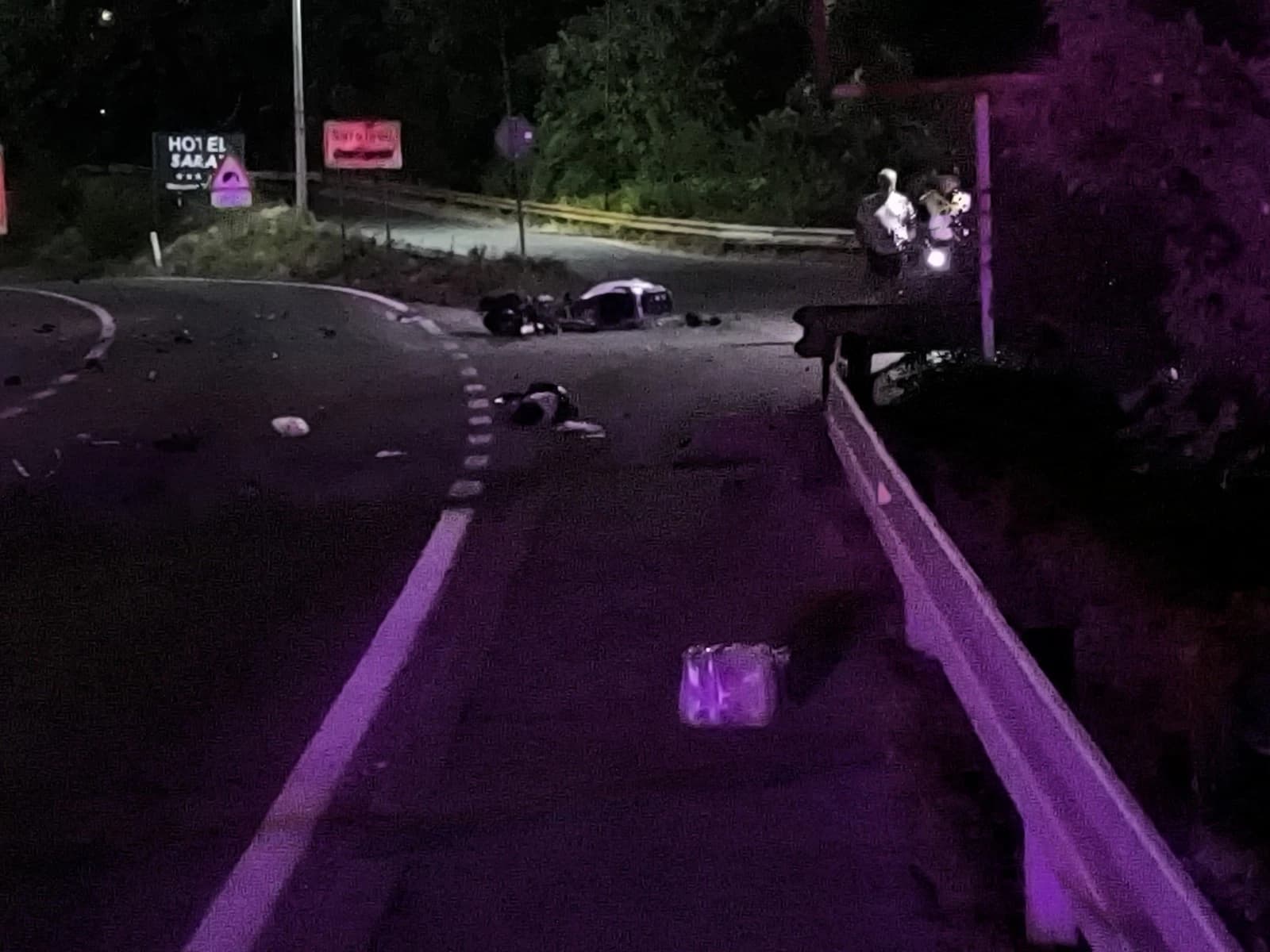 Dijelovi vozila razasuti po cesti: Dvije osobe povrijeđene u sudaru motocikla i auta u Sarajevu