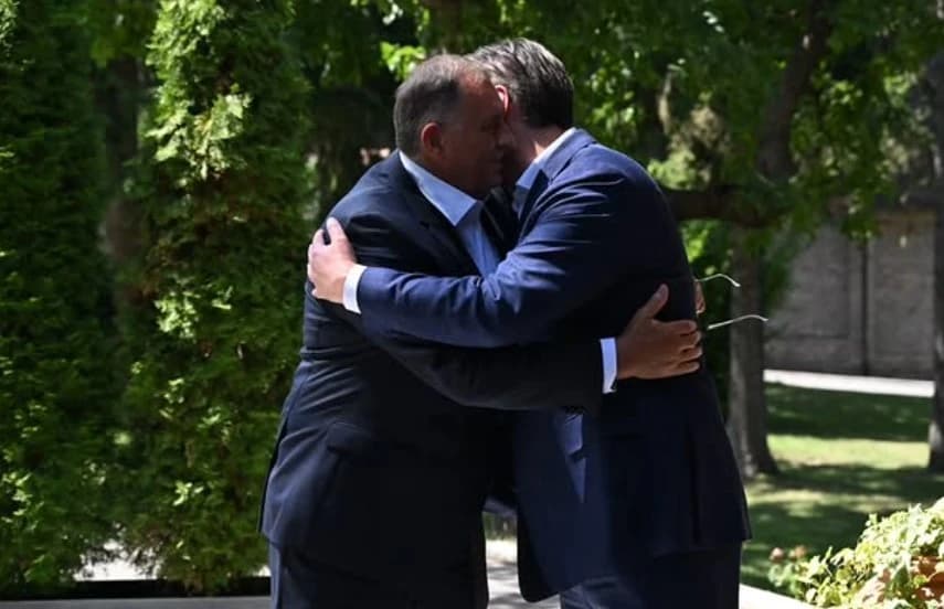 Dodik kod Vučića, "pao" srdačan zagrljaj: "Razgovarali smo o važnim pitanjima za srpski narod"