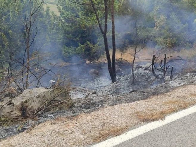 Vatrogasci odbranili kuće u selima Međuljići i Korita, gašenje otežava jak vjetar
