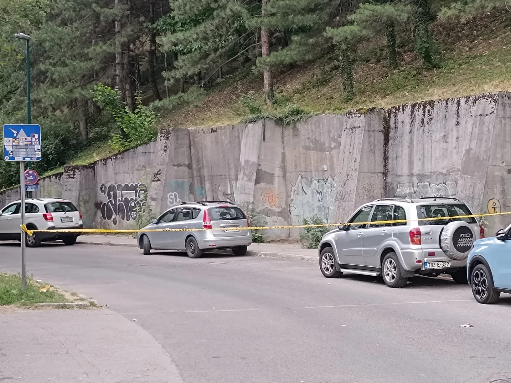 U sarajevskom naselju Ciglane tri osobe uhapšene, policija blokirala ulicu