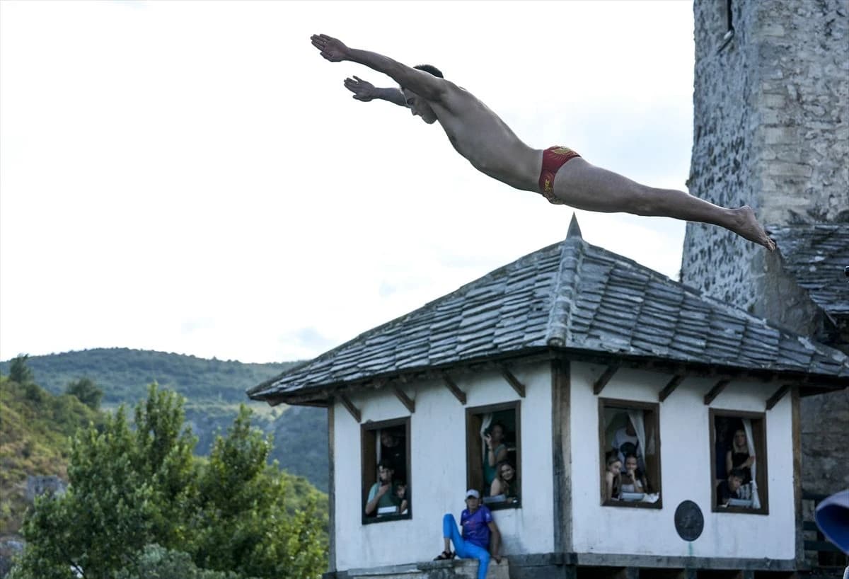 Završeni 459. skokovi sa Starog mosta u Mostaru: Pobjednici su Evald Krnić i Emel Tiro