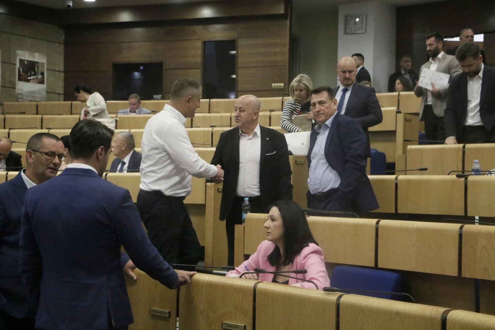 Delegati "rešetali" s pitanjima Vladi FBiH o zaduženjima, penzionerima, struji...