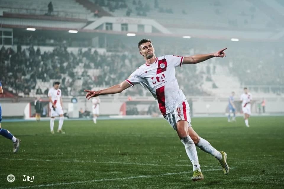 Mulahusejnović na stolu ima dvije ponude