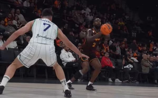 Michael Young u prošloj sezoni igrao za Galatasaray