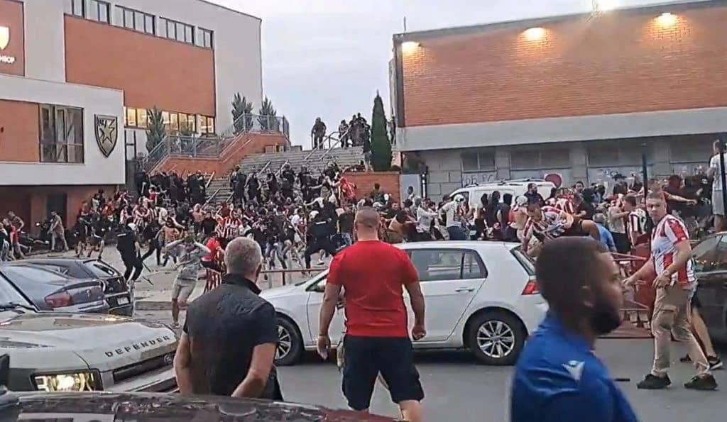 Haos pred Marakanom uoči meča Lige prvaka: Stampedo, baklje, topovski udari, mnogo povrijeđenih