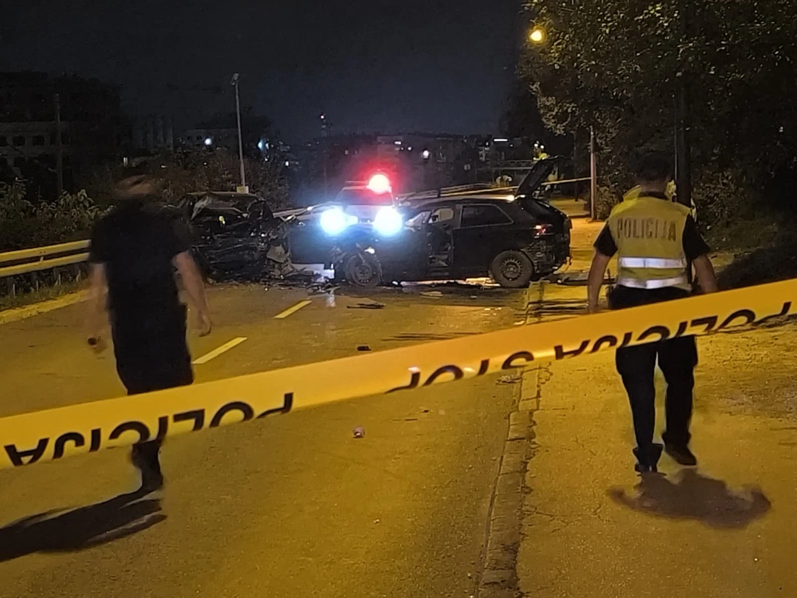 Težak udes u Sarajevu, vatrogasci iz vozila izvukli dvije povrijeđene osobe