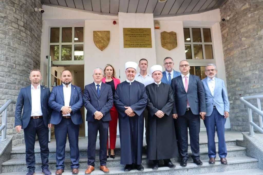 Kavazović u posjeti Bosanskoj Krupi: Radujem se što vidim da ste vrijedni i što znate voditi