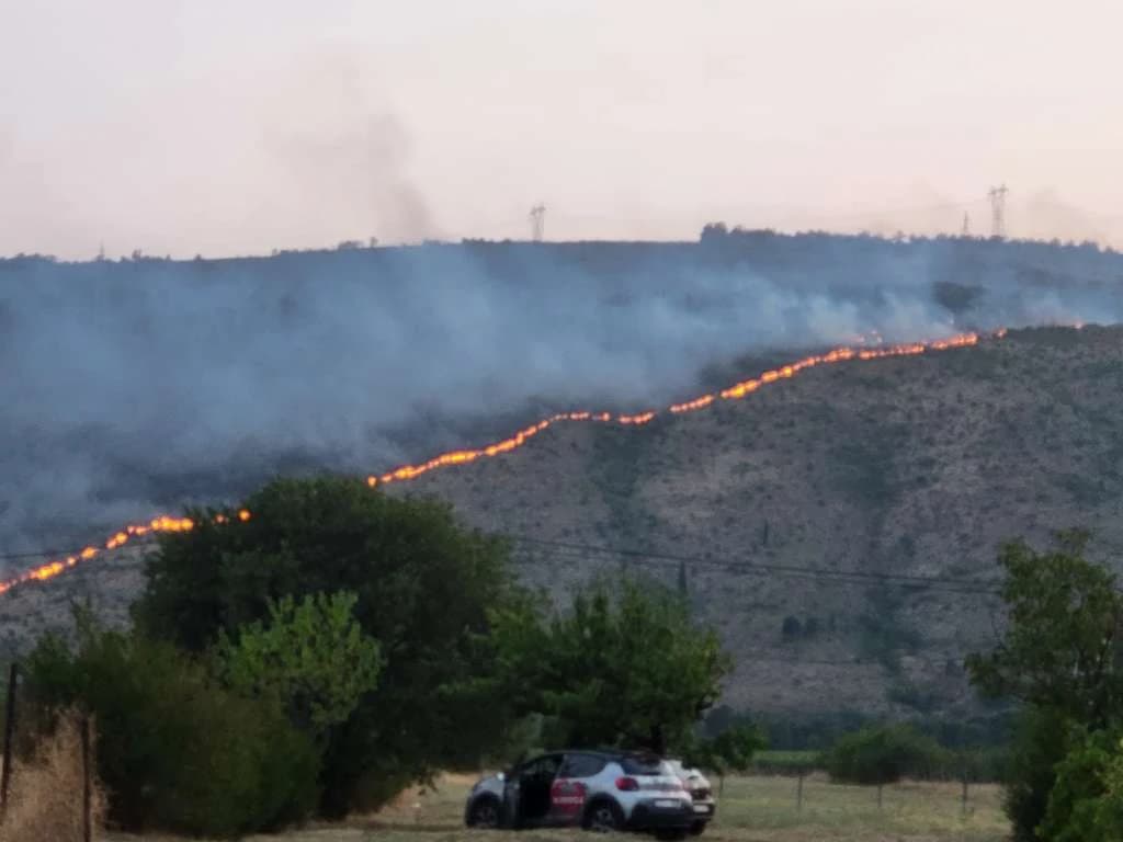 Vatra se širi