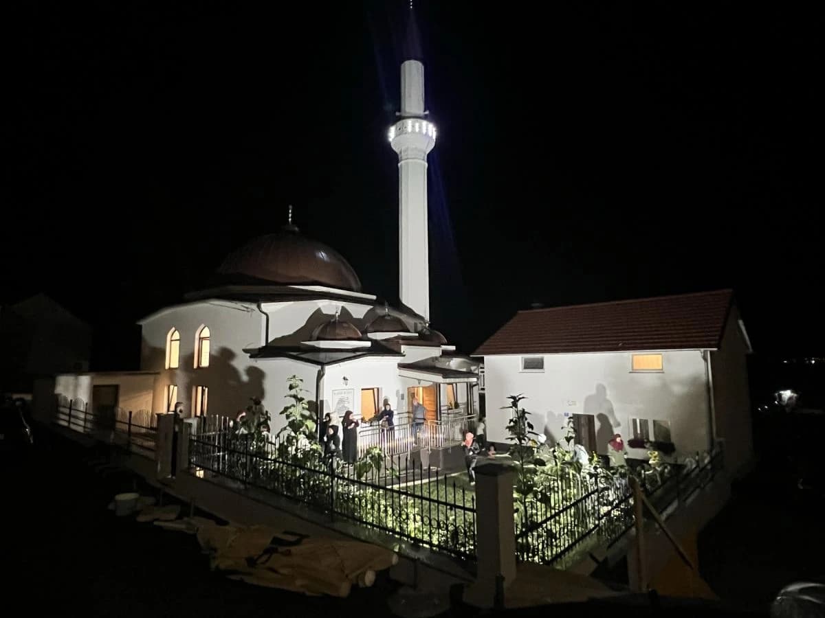 Džamija u Oplećanima