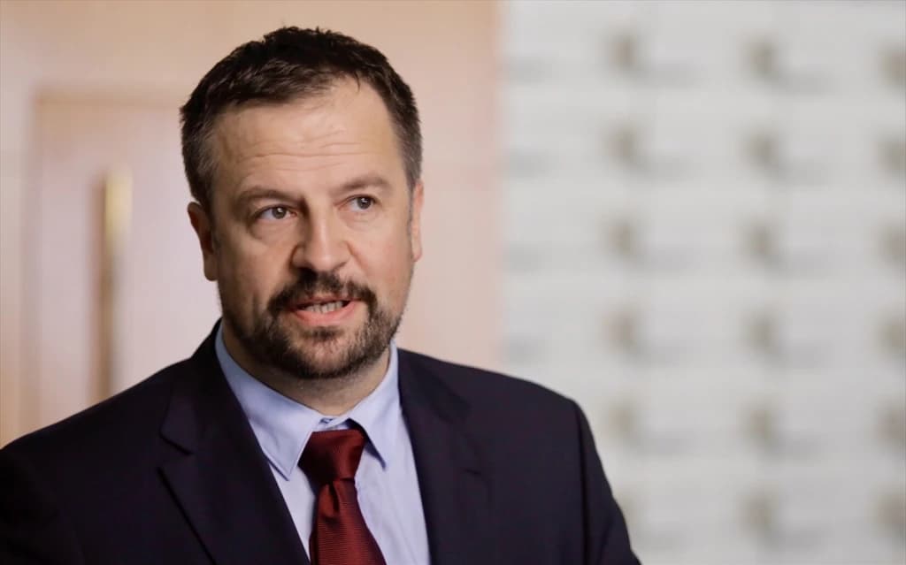 Trojka i porodiljske naknade: Pravna i finansijska anarhija