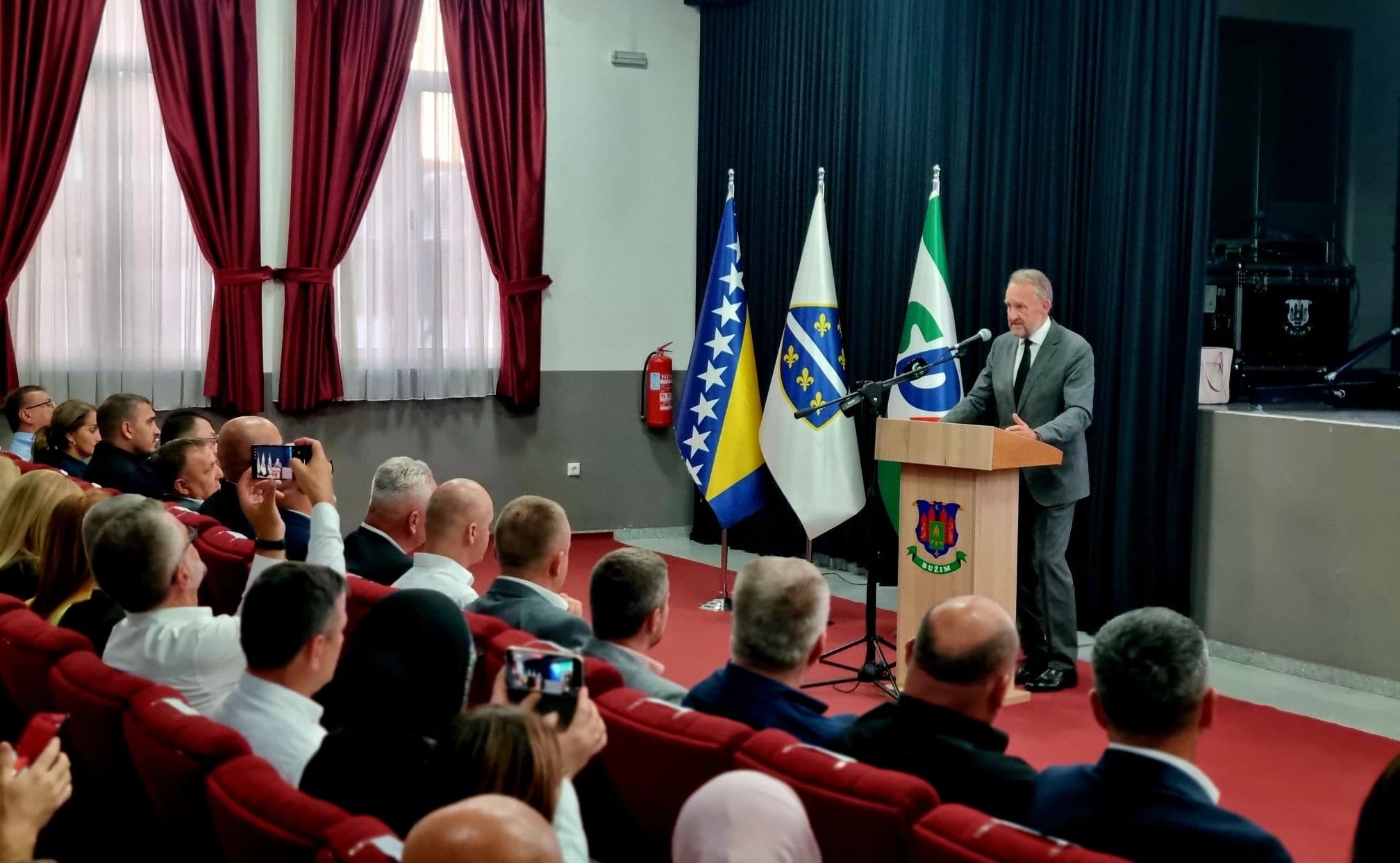 Izetbegović u Bužimu: Dodikov odlazak bit će snažna poruka svima onima koji dolaze
