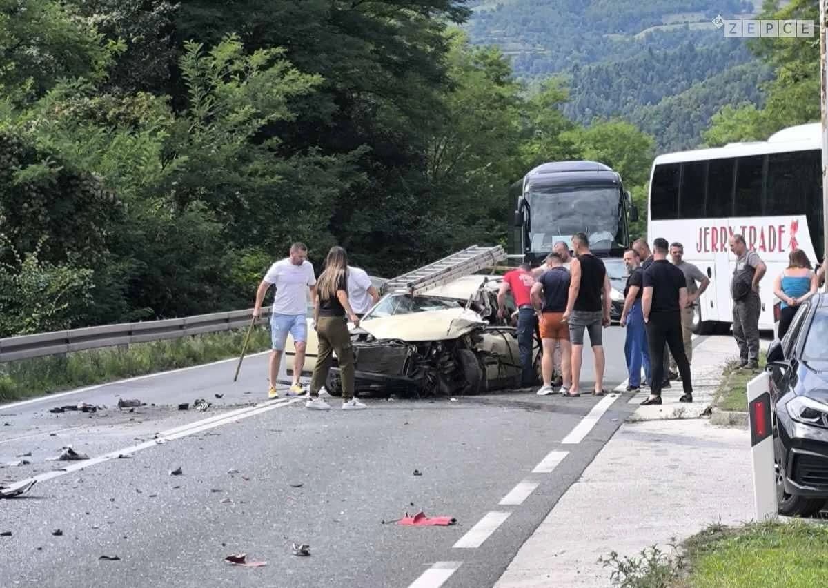 Sudar kamiona i putničkog vozila kod Žepča: Jedna osoba prebačena u Kantonalnu bolnicu Zenica