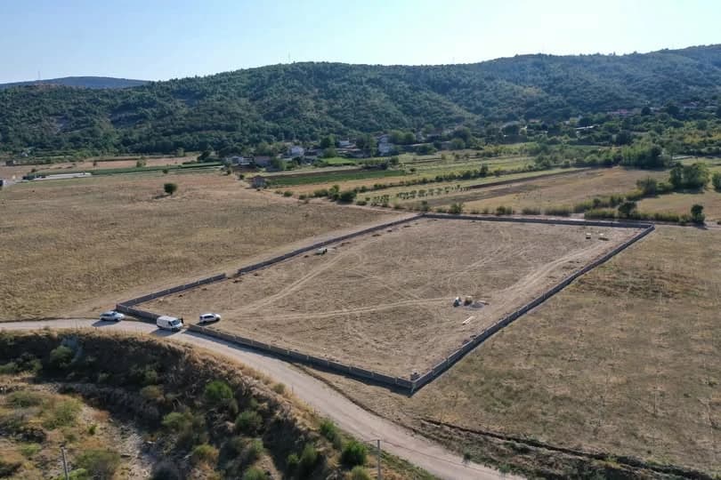 Mještani Stoca za jedan dan izgradili zid za budući harem