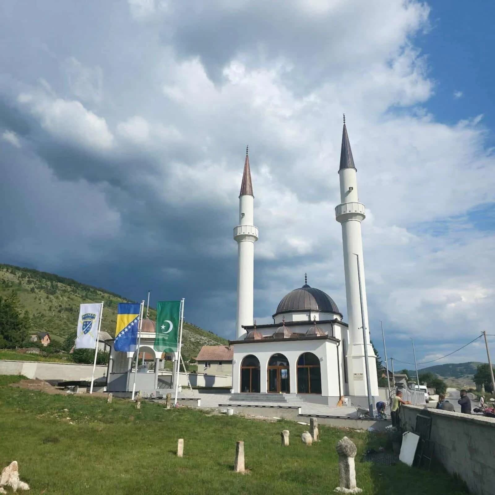 Onbovljena Džamija u Kupresu