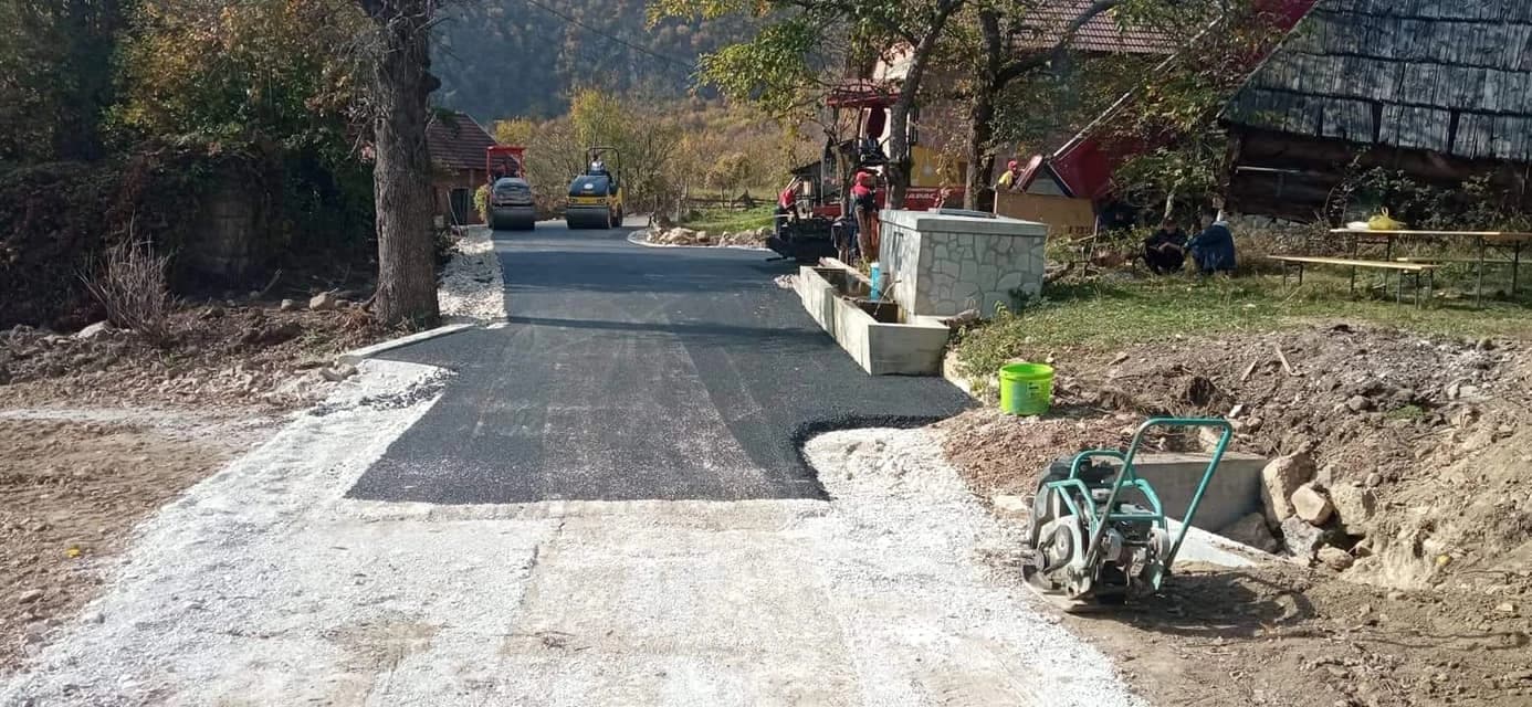 Povratnici Bošnjaci iz sela Luka i Krušni Do godinama mole za pomoć u asfaltiranja puteva do njih: Sjetite se nas živih
