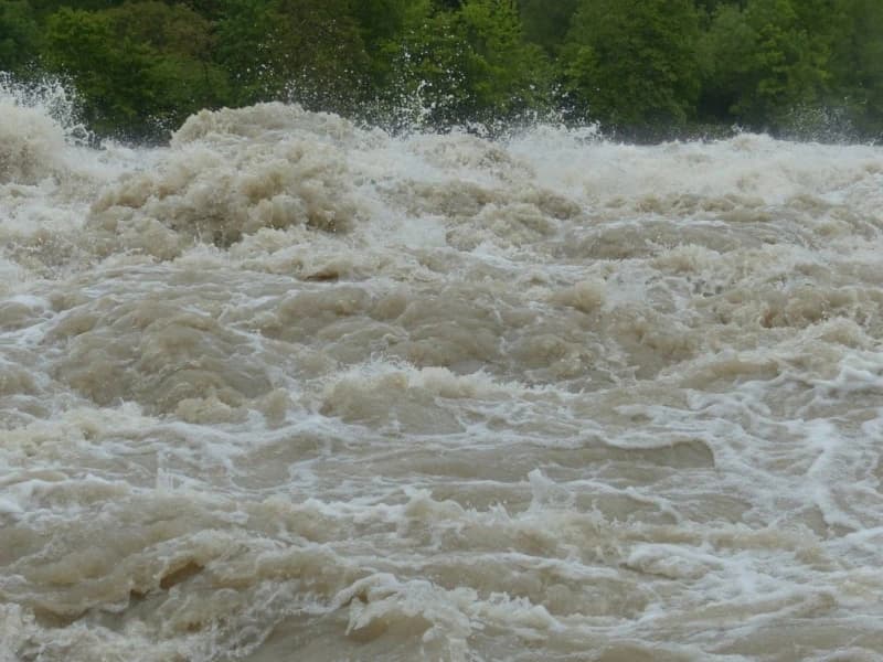 Izdano upozorenje na bujične i urbane poplave u Hercegovini zbog obilnih padavina