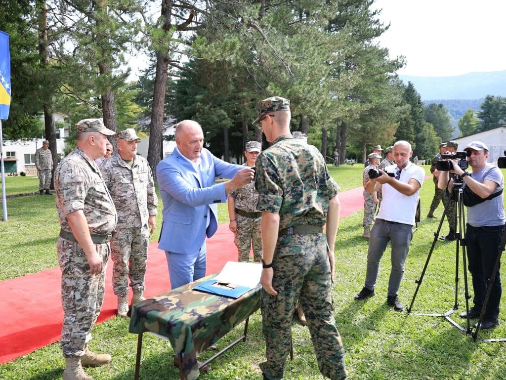 Helez: Sretan sam jer danas ovi mladi iz svih krajeva BiH polažu zakletvu svojoj domovini