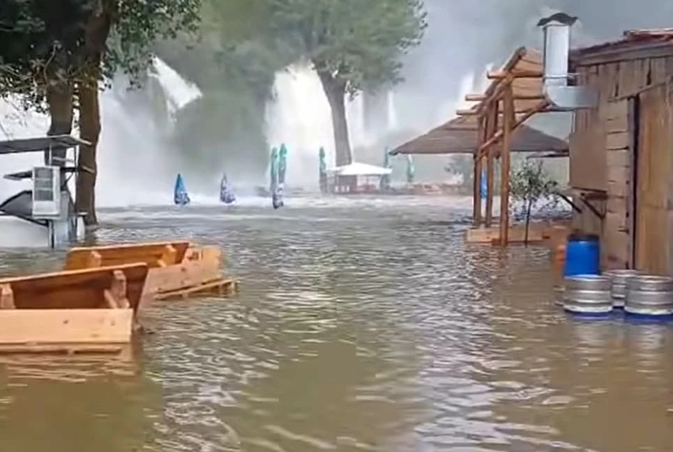 Kiša donijela probleme u Hercegovini, potopljeni i objekti uz vodopad Kravica