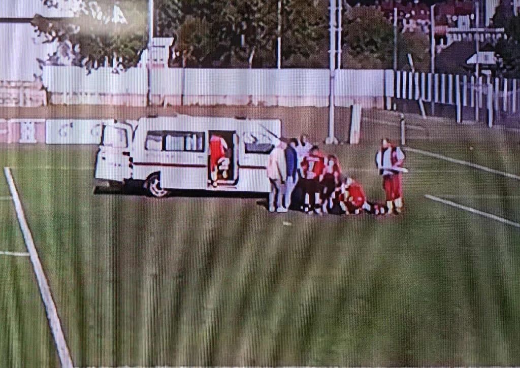 Užasna scena na meču Prve lige FBiH: Fudbaleri u nevjerici, odmah se pojavila i hitna pomoć