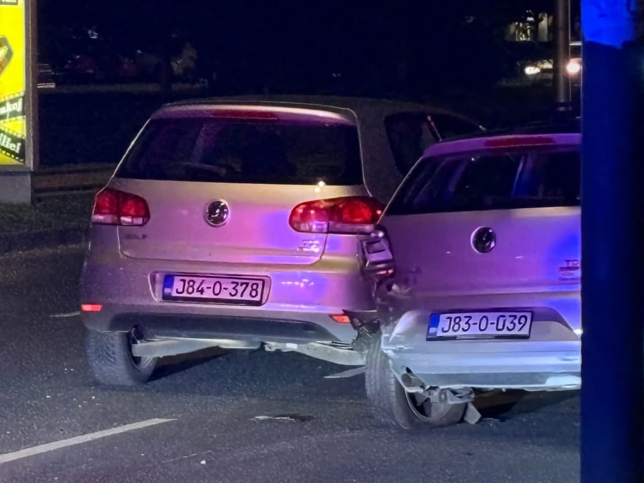Dvije osobe povrijeđene u sudaru tri automobila u Sarajevu