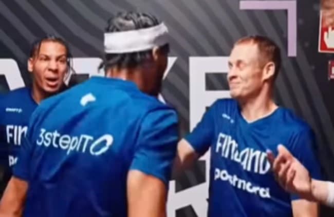 Najbizarniji ritual Eurobasketa: Reprezentativci se međusobno šamaraju i urliču?