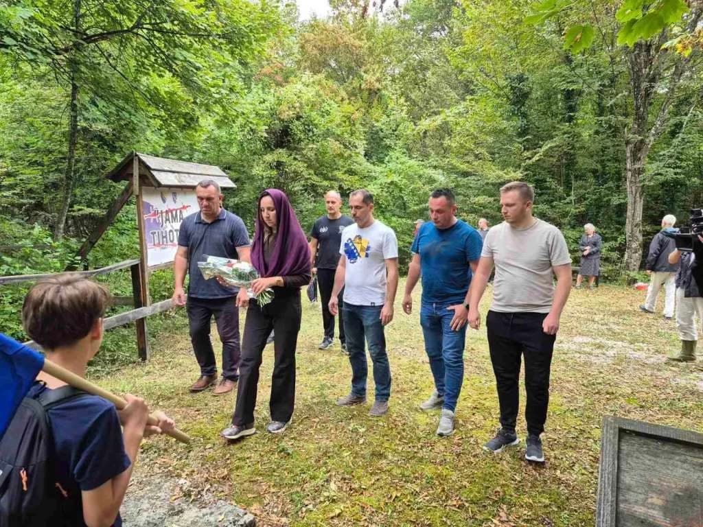 Na Tihotini obilježena 23. godišnjica otkrivanja masovne grobnice: Zločini ne smiju biti zaboravljeni