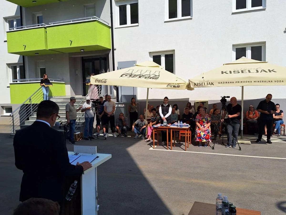 Sa svečanosti u Banovićima