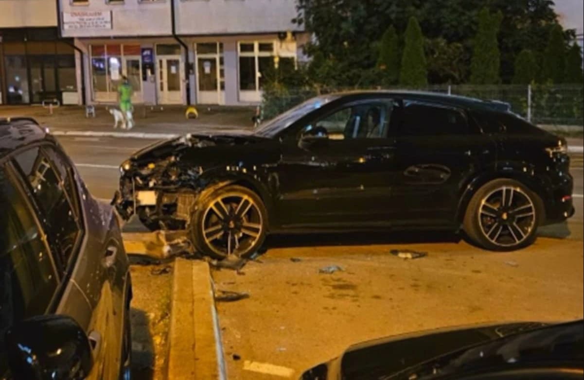Pijana djevojka porscheom polupala više auta u Banjoj Luci